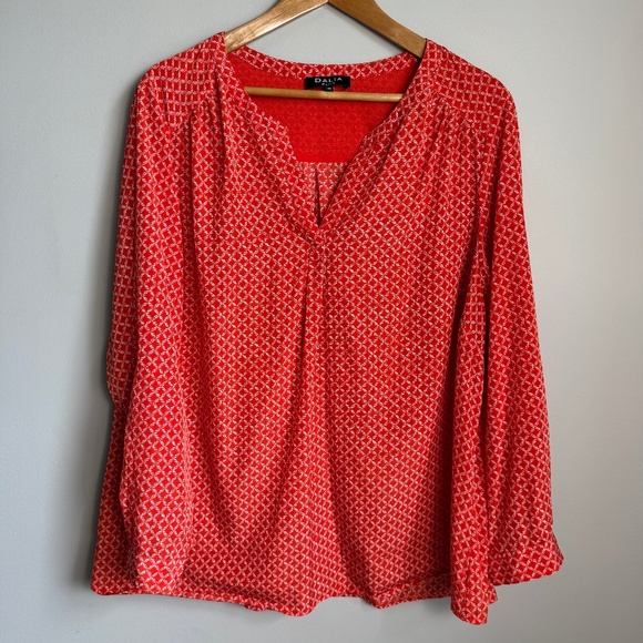 Dalia Plus Women's Long Sleeve Lightweight Satin Pullover V-Neck Blouse Red‎ 2X - Picture 1 of 14